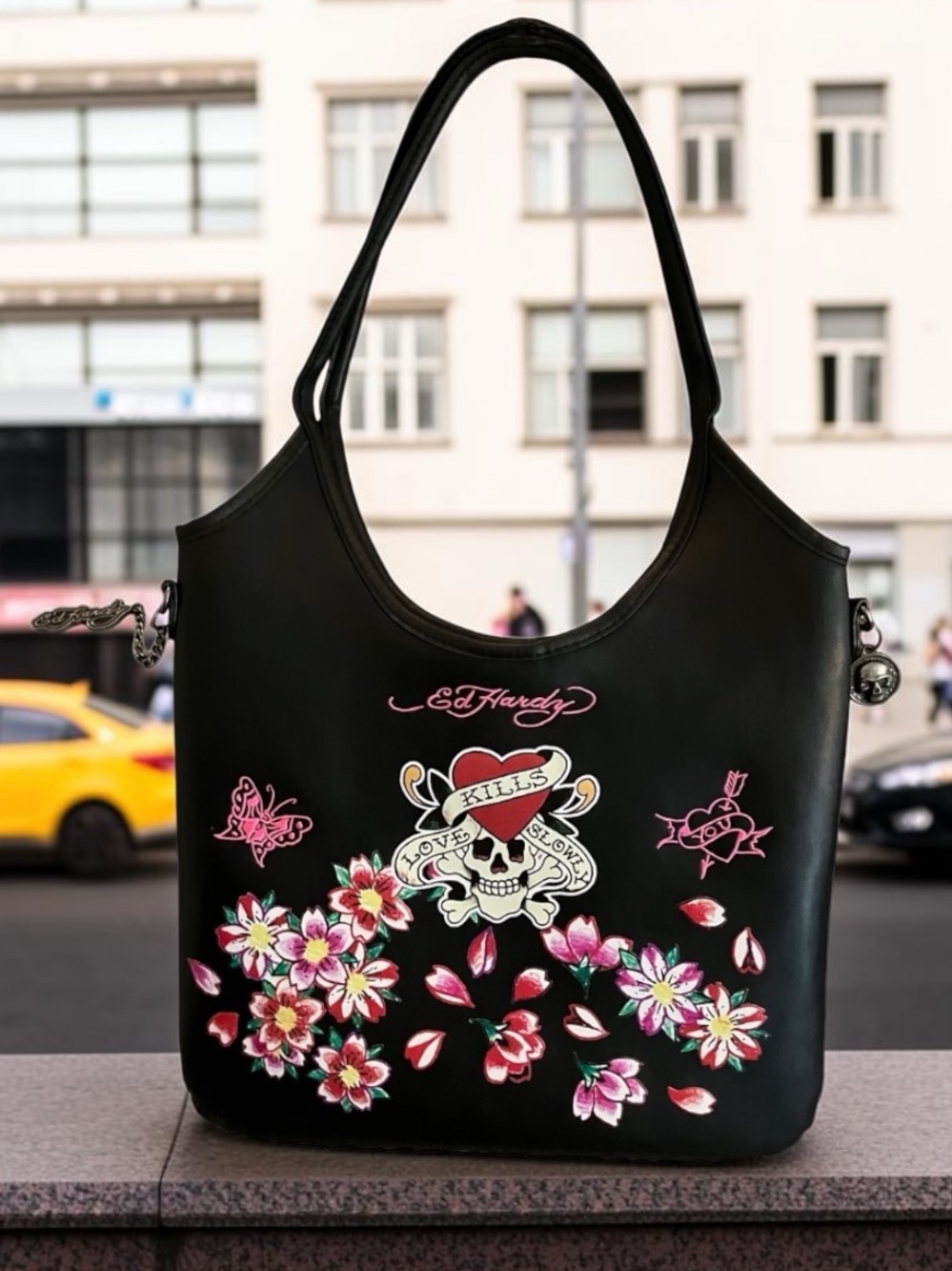 LIKE NEW & SPOTLESS! ED HARDY “LOVE KILLS SLOWLY” SHOULDER TOTE BAG Y2K